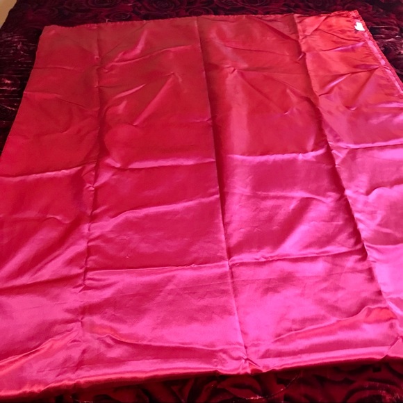 Victoria’s Secret QUEEN Size Sheets & Dust Ruffle - Picture 4 of 12